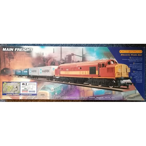 327 - HORNBY 00 Gauge Main Freight Train Set No.1006, comprising EWS Class 37 Diesel, 3 container wagons, ... 