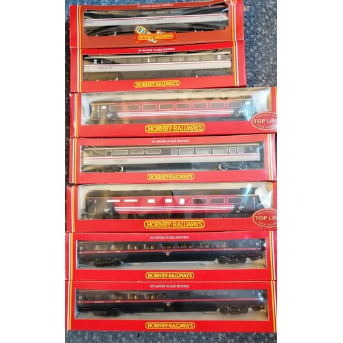 335 - HORNBY 00 Gauge Carriages comprising Virgin Mk3 Buffet Car, red, No R4098. Virgin Mk3 1st coach red,... 