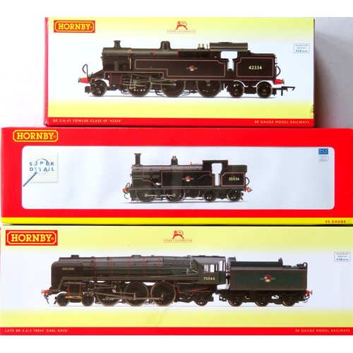 90 - HORNBY (China) 00 gauge Steam Locos comprising: R3295 Britannia Class 4-6-2 “Earl Haig” Loco and Ten... 