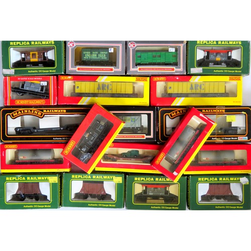 116 - MAINLINE / HORNBY / REPLICA RAILWAYS / DAPOL 00 gauge 19 x Goods Wagons to include: SR Utility Van, ... 