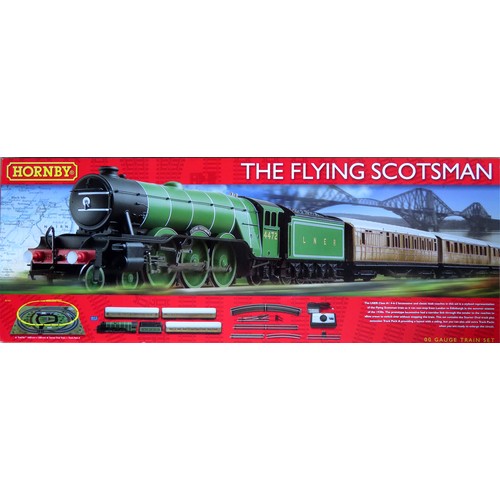 301 - HORNBY (China) 00 gauge R1167 “The Flying Scotsman” Train Set containing: 4-6-2 “Flying Scotsman” Lo... 