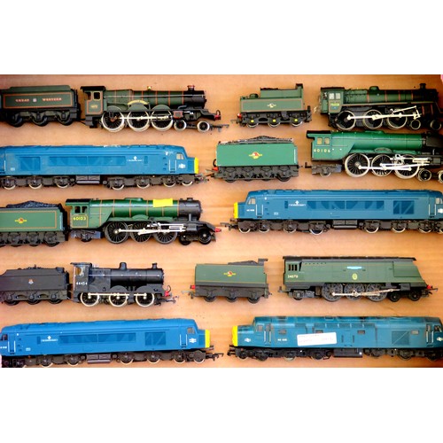 329 - MAINLINE / AIRFIX / HORNBY / BACHMANN / TRIANG / JOUEF 00 gauge Diesel and Steam Locos, various type... 