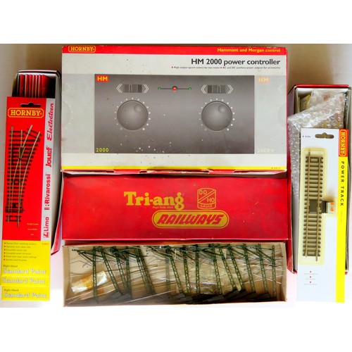 341 - HORNBY / TRIANG 00 gauge Track and Accessories comprising: Triang R316 Phase 2 Catenary Set, Hornby ... 