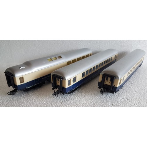 69 - HORNBY ACHO Rheingold Coaches DB Cream/Blue livery 1st Class x4, plus Dining Car. (5) Very Good.