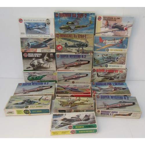 306 - AIRFIX 1/72 scale AIRCRAFT MODEL kits to include FOUGA MAGISTER and METEOR 111. All unchecked in Goo... 