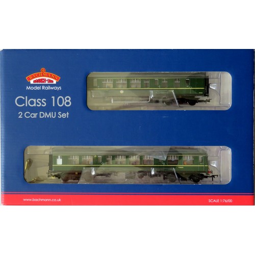 404 - BACHMANN 00 Gauge Class 108 2-Car DMU Set in BR green yellow warning panel. Near Mint in Excellent B... 