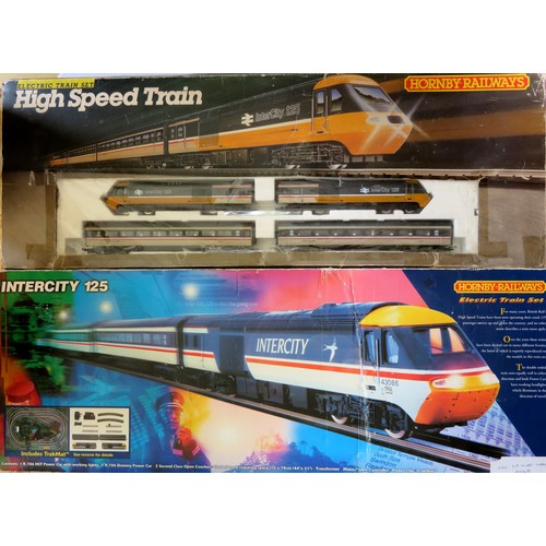 424 - HORNBY 00 Gauge R901 Intercity 125 Train Set containing: Intercity 2-tone grey Power Car, Dummy Car ... 