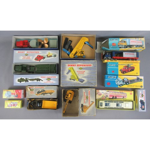 377 - DINKY / CORGI to include 986 Mighty Antar (repaint in repro box), 660 Tank Transporter (repro box), ... 