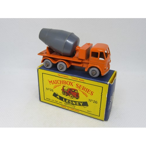 398 - MATCHBOX 1-75 REGULAR WHEELS 26b Foden Concrete Mixer with rare grey plastic barrel. Near Mint Plus ... 