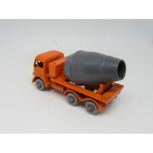 398 - MATCHBOX 1-75 REGULAR WHEELS 26b Foden Concrete Mixer with rare grey plastic barrel. Near Mint Plus ... 