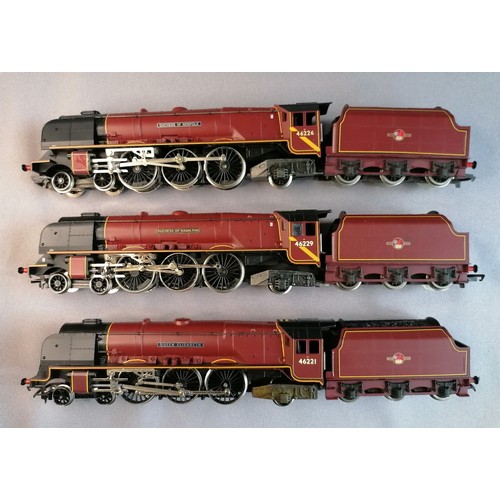 461 - HORNBY 00 Gauge BR Coronation class 4-6-2 Tender Drive Loco’s comprising no 46221 Queen Elizabeth re... 