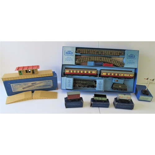 500 - HORNBY DUBLO 00 gauge EDP12 Passenger Train Set 