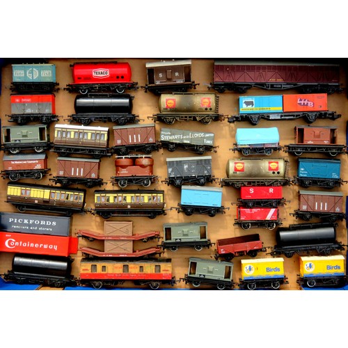 122 - HORNBY / BACHMANN / LIMA etc. 00 gauge 35+ x Goods Rolling Stock to include: Tankers, Private owner,... 