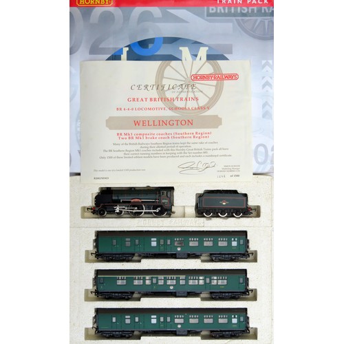 127 - HORNBY 00 gauge R2082 BR Schools Train Pack containing: 4-4-0 “Wellington” Loco and Tender No. 30902... 