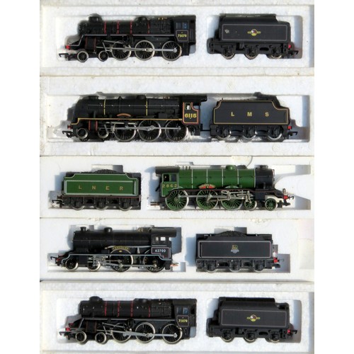 163 - BACHMANN / MAINLINE / HORNBY 00 gauge Steam Locos comprising: Bachmann 2 x 4-6-0 Locos and Tenders N... 