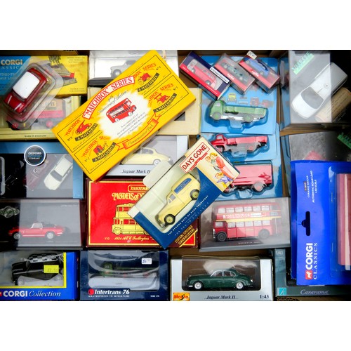 170 - OXFORD DIECAST / MATCHBOX / MAISTO / VITESSE etc. 25 approx. x assorted Diecast Vehicles to include:... 