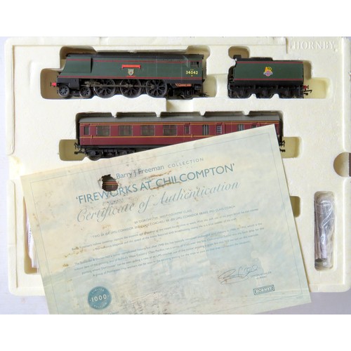 337 - HORNBY (China) 00 gauge R2908 Barry Freeman Collection “Fireworks at Chilcompton” Train Pack contain... 