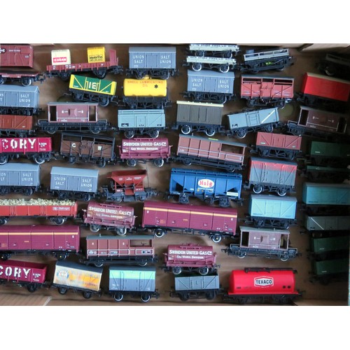 341 - HORNBY / LIMA / BACHMANN etc. 00 gauge 40+ Goods Wagons various types and makes to include: Tankers,... 