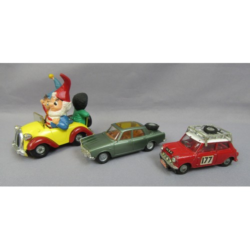 381 - DINKY / CORGI TOYS group of unboxed to include Corgi 801 Noddy’s Car with Golly, Corgi 275 Rover 200... 