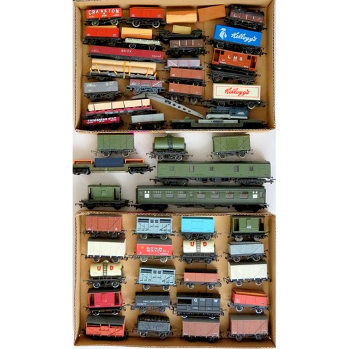 573 - HORNBY / BACHMANN 00 gauge 45+ Rolling Stock (includes 2 x Coaches) to include: Crane, Tankers, Catt... 