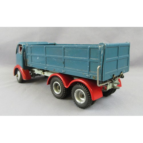 528 - SHACKLETON Foden Tipper in dark blue with red mudguards, Good Plus original condition with some chip... 