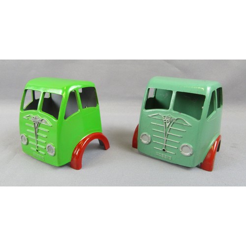 530 - SHACKLETON Foden Spare Cabs x2, mint green with red mudguards in good plus original condition, plus ... 