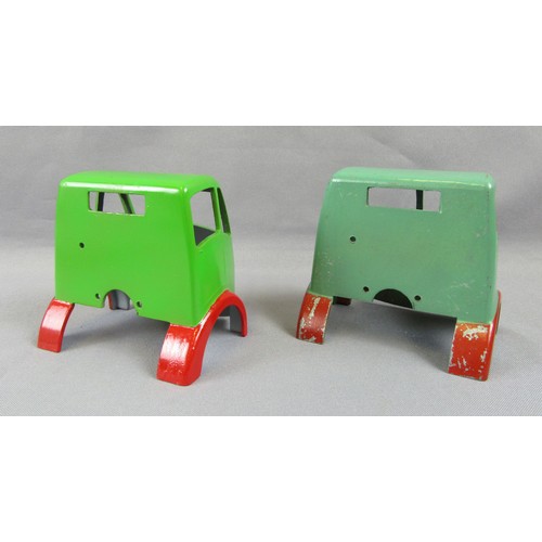 530 - SHACKLETON Foden Spare Cabs x2, mint green with red mudguards in good plus original condition, plus ... 