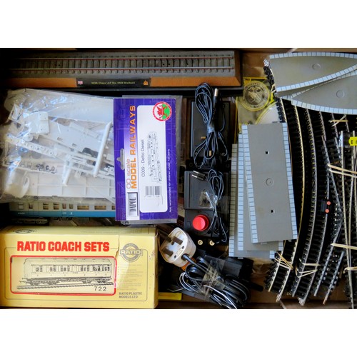 539 - HORNBY / DAPOL / RATIO etc. 00 gauge Rolling Stock, Track and Accessories to include: Dapol C009 Del... 