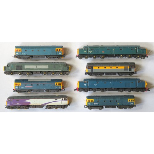 44 - LIMA 00 gauge 8 x Diesel Locos to include: Class 40, Class 33, Class 47 plus others, some require at... 