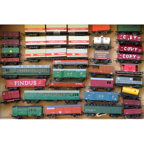 86 - HORNBY etc. 00 gauge 30+ x assorted Rolling Stock, various types to include: Cargo Carriers, Tankers... 