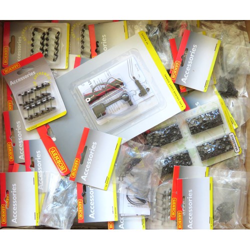 91 - HORNBY 00 gauge 40+ x Accessories Packs to include: R406 Colour Light Signal, R8201 Link Wires, R809... 
