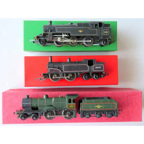 95 - TRIANG 00 gauge Steam Locos comprising: R350 4-4-0 Loco and Tender No. 31757 BR lined green, R59 2-6... 