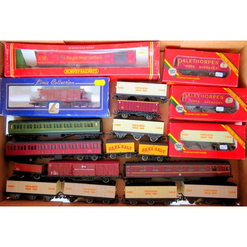 100 - HORNBY / LIMA 00 gauge Rolling Stock (4 x Coaches, 15 x Goods Wagons) to include: Hornby R416 Royal ... 