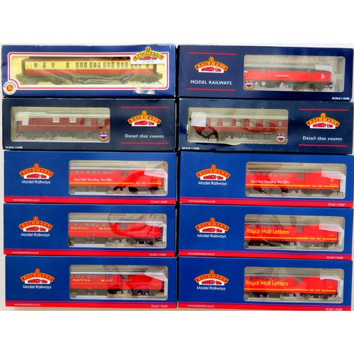 118 - BACHMANN 00 gauge 10 x Coaches comprising: 6 x BR Mk.1 Post Office Sorting Vans (2 x 39-420 Post Off... 