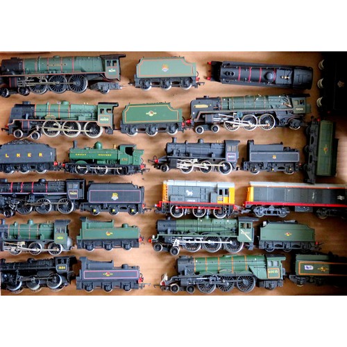 123 - HORNBY / BACHMANN / LIMA 00 gauge Locos and Tenders all for spars or repair to include 4-6-2, 4-6-0,... 