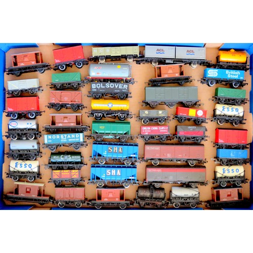 128 - HORNBY 00 gauge 35+ x Goods Rolling Stock to include: Tankers, Railfreight VEA, Hoppers, Cattle, Bra... 