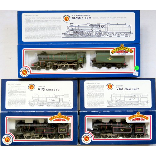 193 - BACHMANN 00 gauge Steam Locos comprising: 31-104 Class 4 4-6-0 Loco and BR1B Tender No. 75069 BR lin... 