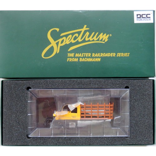 350 - BACHMANN Spectrum On30 29160 (DCC on Board) Rail Truck with A/C Pocahontas Lumber Co. livery. Near M... 