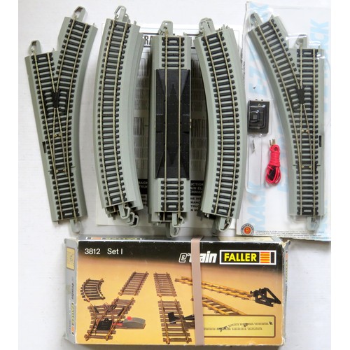 362 - BACHMANN E-Z Track System (snap-fit track with roadbed) 16 x curves, 8 x straights, 2 x Points. Good... 