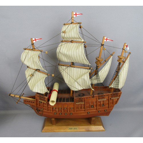 438 - WOODEN YACHTS & GALLEONS to include Mary Rose, Mayflower, HMS Endevour, HMS Victory and others. Good... 