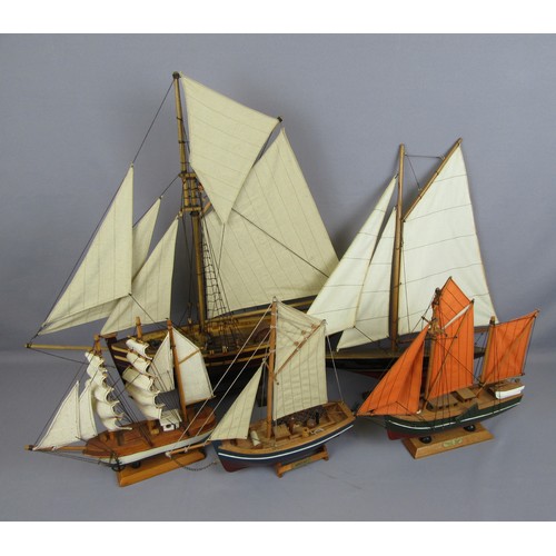 438 - WOODEN YACHTS & GALLEONS to include Mary Rose, Mayflower, HMS Endevour, HMS Victory and others. Good... 