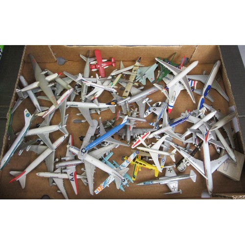 446 - MODEL AIRCRAFT group to include Dinky, Matchbox and others in various scales (metal & plastic exampl... 