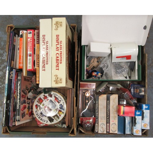 471 - MODELS / BOOKS mixed lot to include Matchbox, Lledo, 2x display cases and assorted transport and mod... 