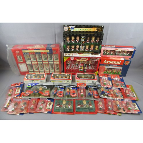 476 - CORINITHIAN FOOTBALL Figures, large quantity of Arsenal figures to include singles, packs and sets. ... 