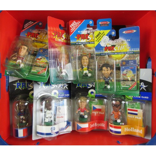 483 - CORINTHIAN FOOTBALL Figures, quantity of ‘Pro Star’ carded figures. Near Mint to Mint in Excellent B... 