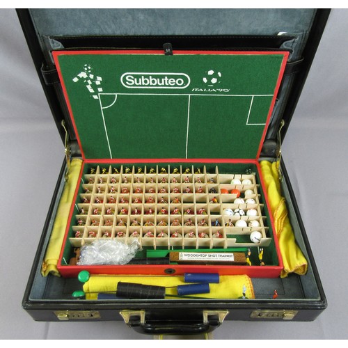 495 - SUBBUTEO, competition set in brief case, all Arsenal kits. Good to Excellent