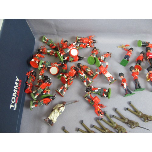 497 - BRITAINS, vintage lead and plastic military figures. Fair to Good (some damaged). (qty)