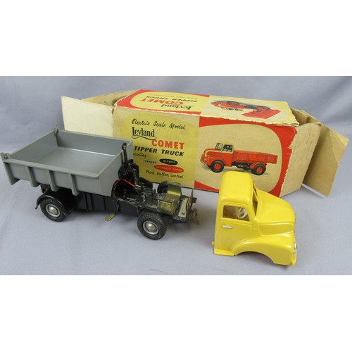 518 - VICTORY INDUSTRIES Electric Scale Model Leyland Comet Tipper Truck, Good – model is missing motor in... 