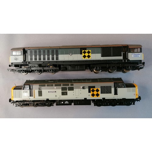 572 - BACHMANN 00 Gauge Type 58 Coal Sector Diesel Loco No.58046 grey, HORNBY Type 37 Coal Sector Diesel L... 