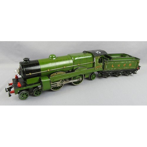 538 - HORNBY 0 Gauge 20volt Electric 4-4-2 Locomotive LNER Class A1 No 4472 Flying Scotsman with 6-wheel t... 